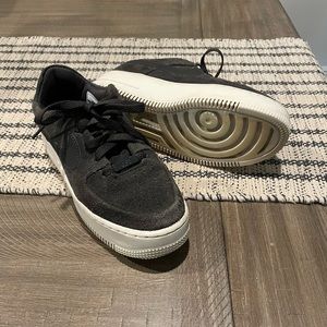 Black and White Nike Airforce 1 Size 6.5